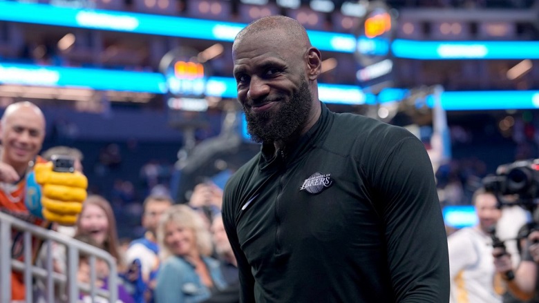 Povratak LeBrona Jamesa u Cleveland Cavaliers označio bi početak njegove ceremonije umirovljenja